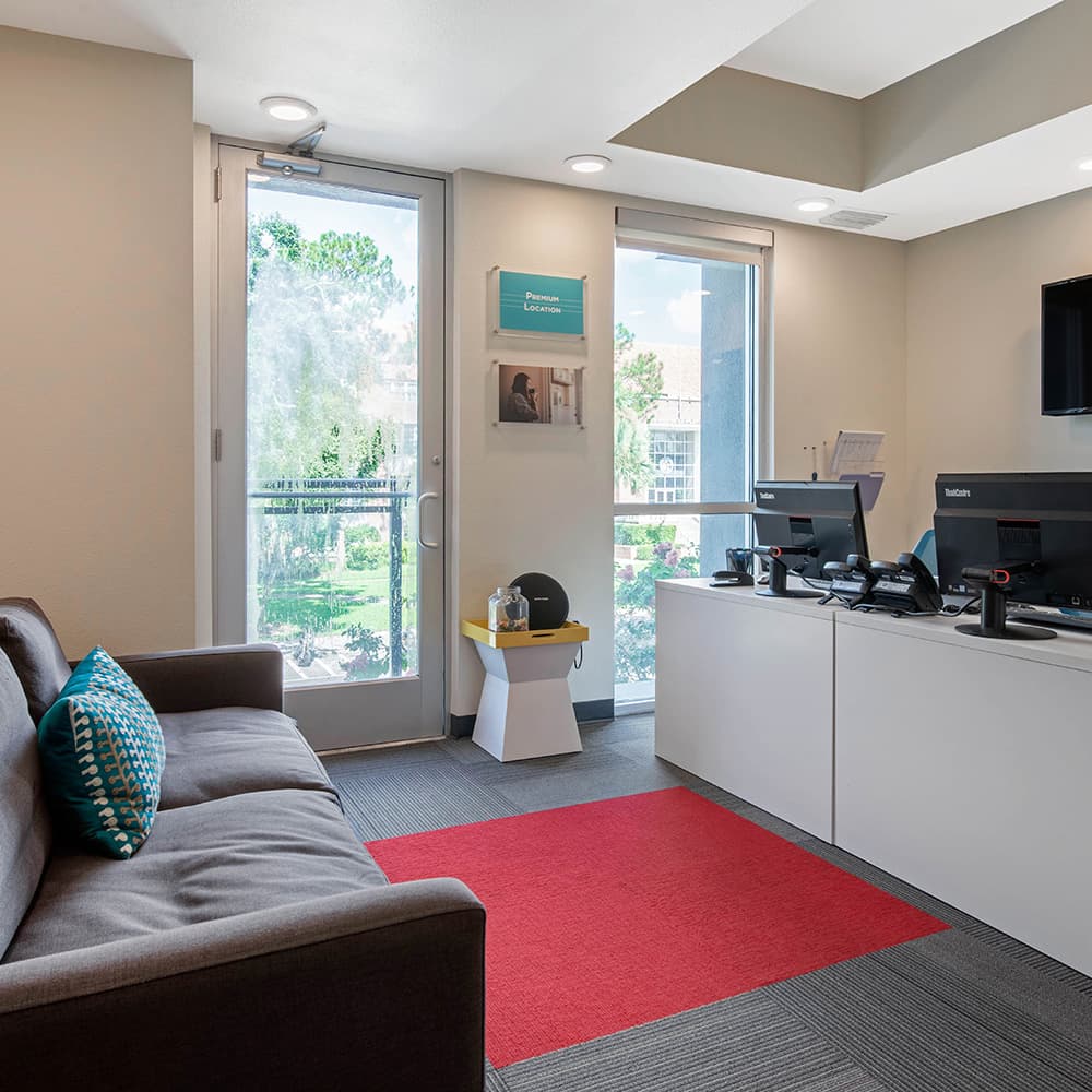 Leasing-Office-01-Social-28-Gainesville